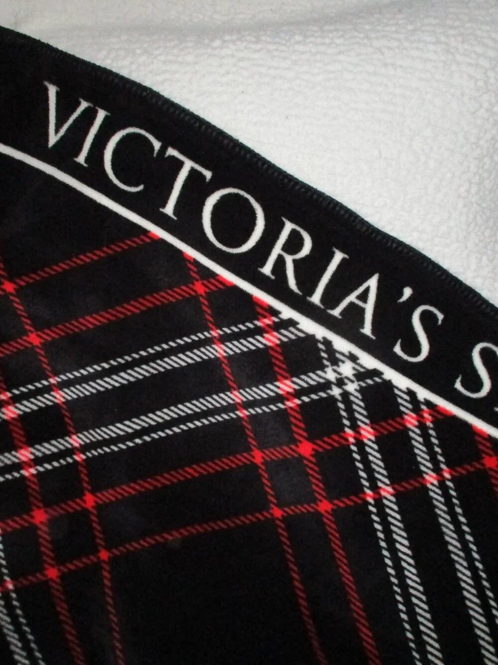 Victoria's Secret Black and Red Plaid Cozy Plush Fleece Sherpa Throw Blanket